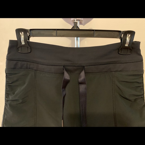 Lululemon Skort Shorts Black EUC 2 - Picture 4 of 8